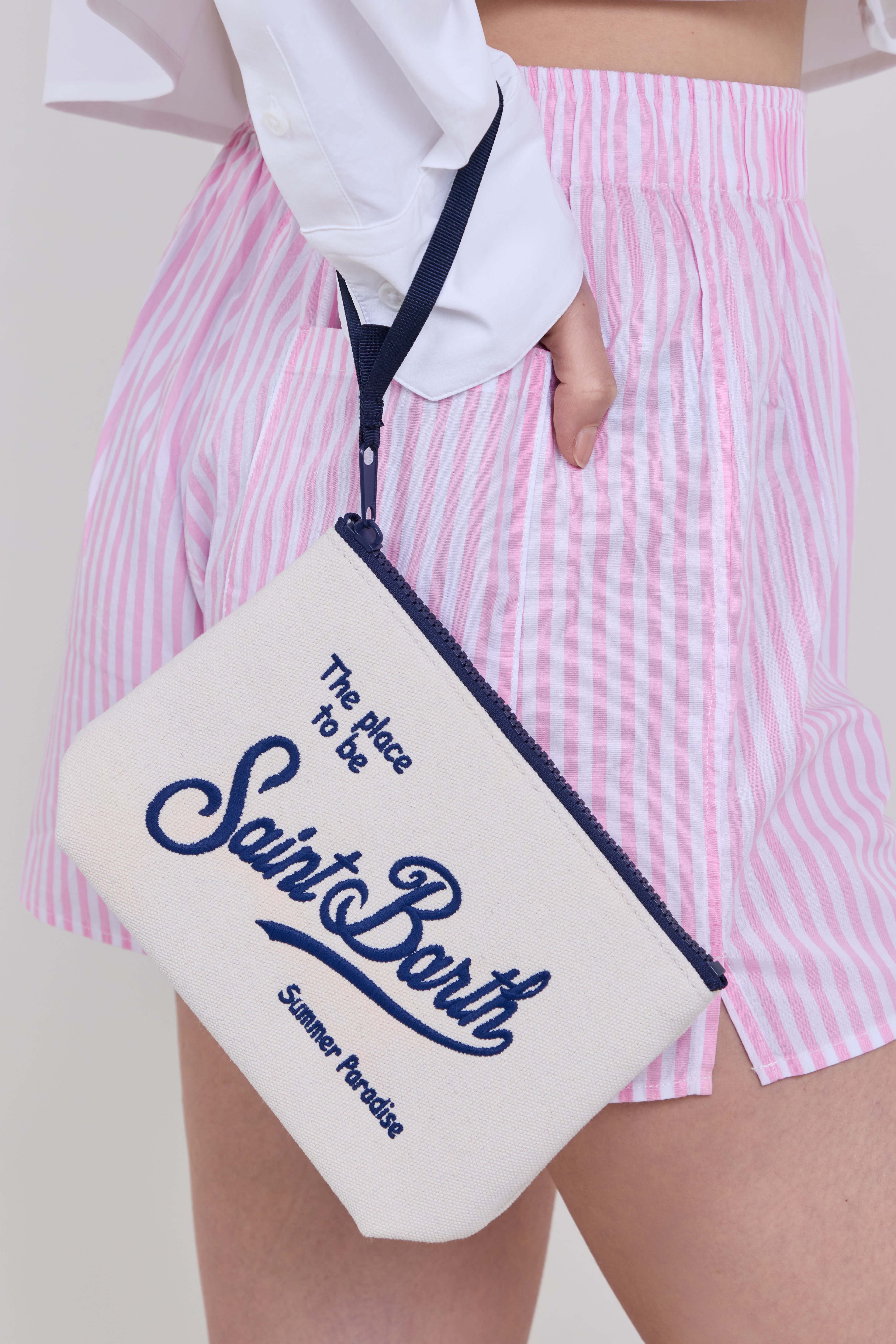 תמונת כל הלוק של תיק קלאץ'